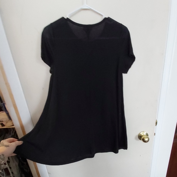 SOLD🌷3 for $25!🌷 long flowy tee - Picture 3 of 5